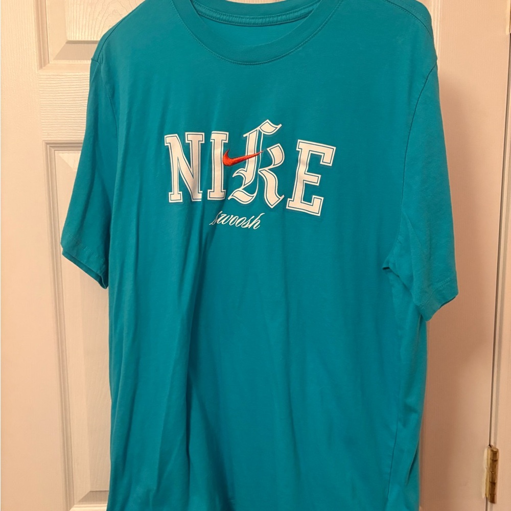 Nike Men's Teal T-Shirt